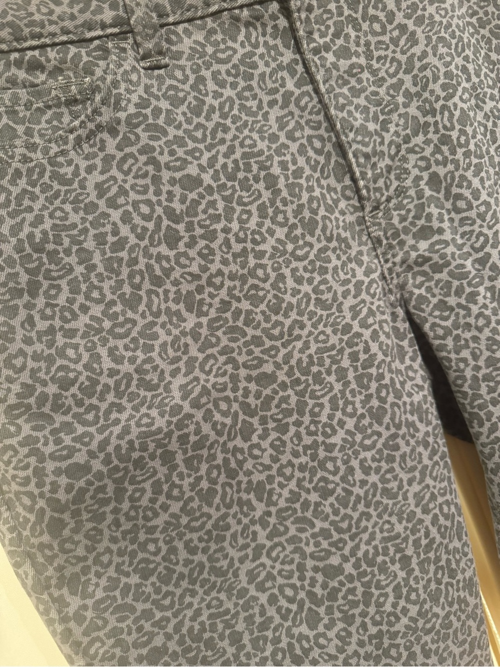 Lee Women’s Cheetah Print Jeans - Picture 3 of 5
